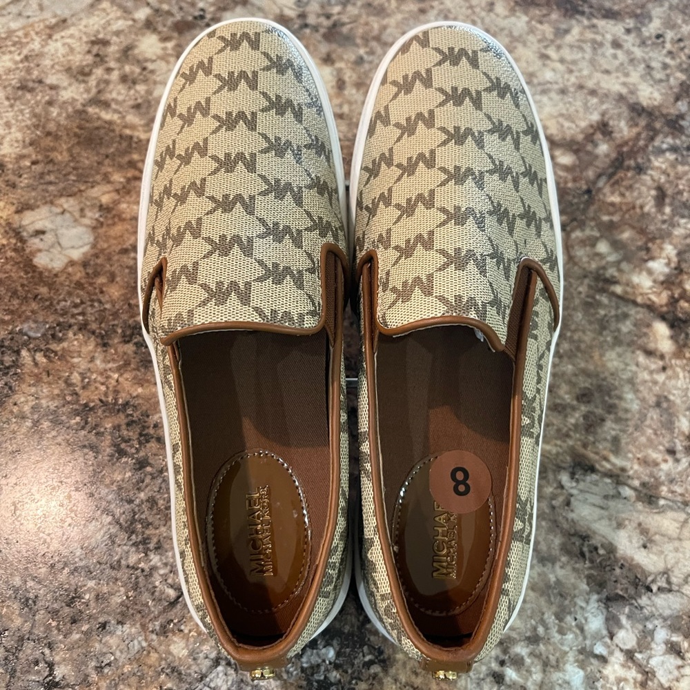 💕sold💕Michael Kors Slip On Sneakers - Picture 2 of 13